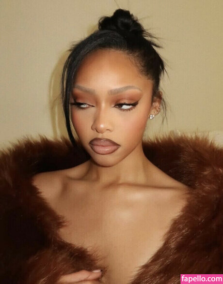 Jodie Woods nice actress pics