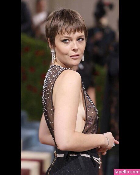 Maggie Rogers pornstar adult picture