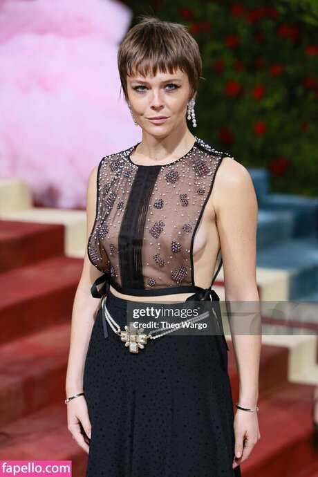 Maggie Rogers pretty star gallery