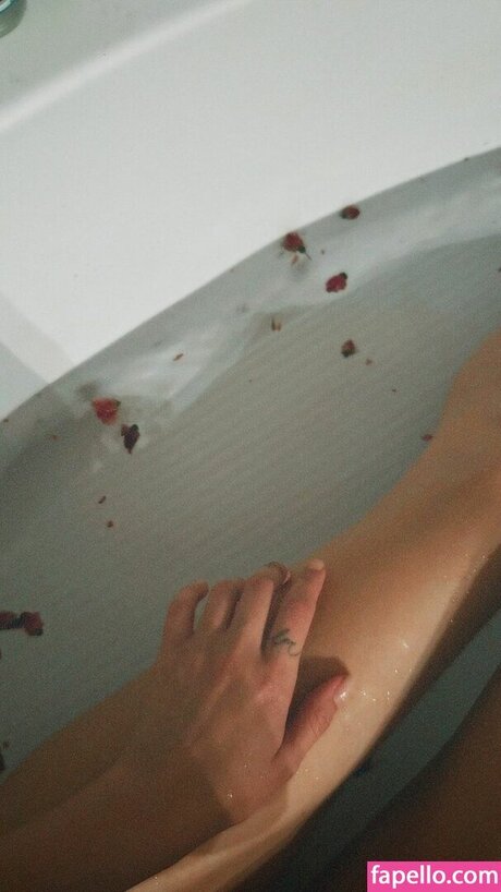 lilyabraun erotic pornstar img