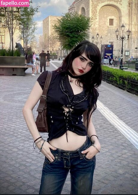 elinoiiddx pornstar erotic photo