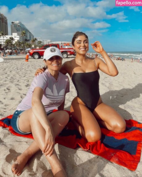 Pautips sexy actress galleries