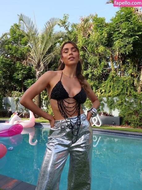 Pautips model exclusive pic