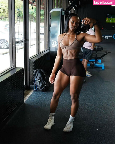 Tiara Howard model free pictures