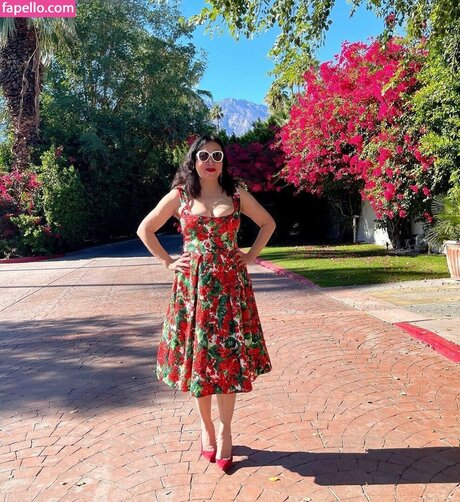 Jennifer Tilly xxx pornstar pictures