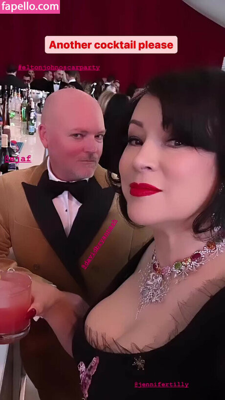 Jennifer Tilly star sexy photo