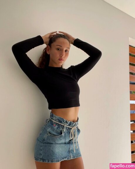 Micaela Caballero porn model photo