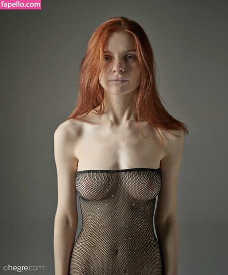 Redhead Vi art model pics