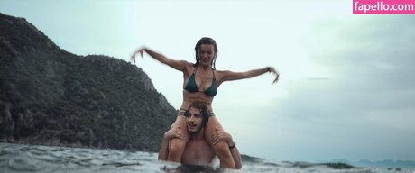 P nar Deniz nudes star image