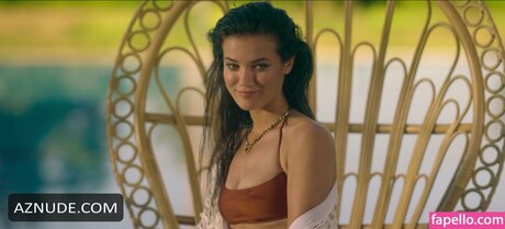 P nar Deniz nice model pic