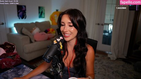 brieanneroksa pornographic model picture