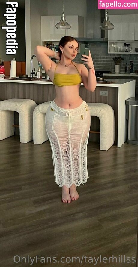 Tayler Hillss hd model photos