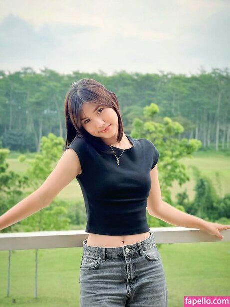 Leonazhen pornstar hd pic