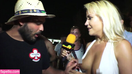 Scordamaglia naked model photo