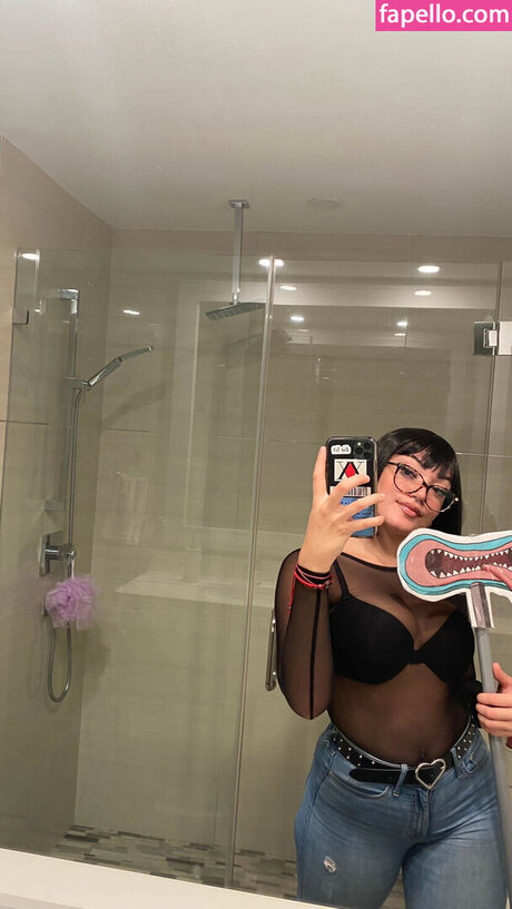 ghouluvr model nude pictures