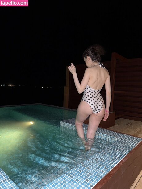 Neva Samanc G k e pornstar pretty img