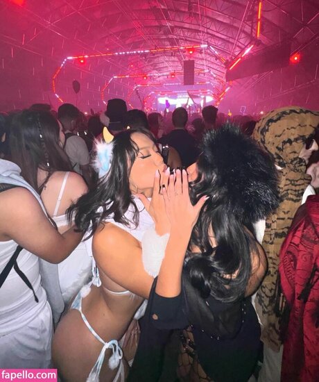 My Tien Tran star free picture