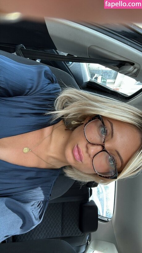 Hello__iris best pornstar image