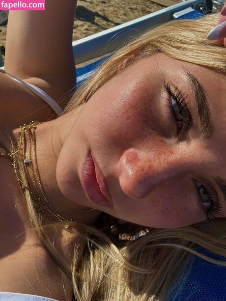 Iris Vallaranii top actress photos