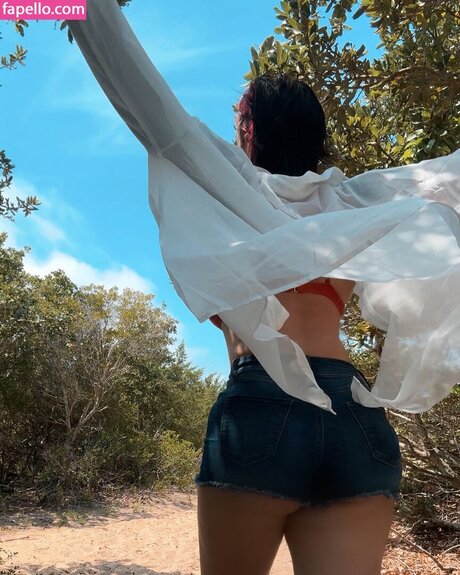 beach milf onlyfans top pics