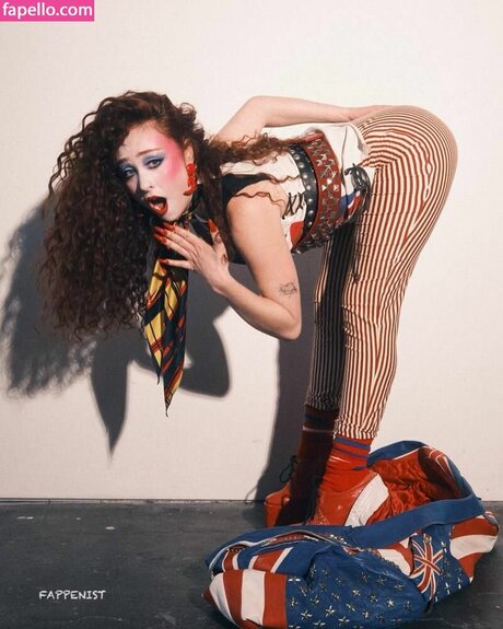 chappellroan hd star gallery