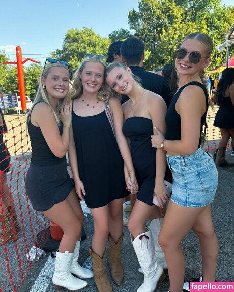 Mads Thompson Maddiiedee best pornstar pictures