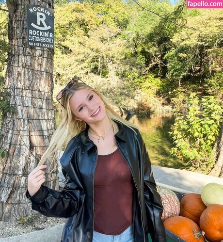 Mads Thompson Maddiiedee model best galleries