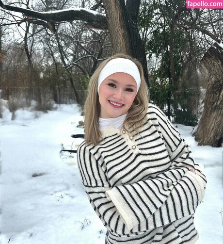 Mads Thompson Maddiiedee naked actress picture