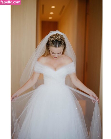 Billie Lourd hot model photos