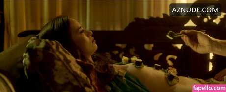 Cara Gee star hot picture