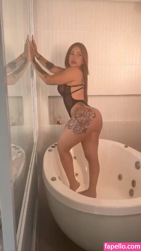 Moonick Oliveira nude actress gallery