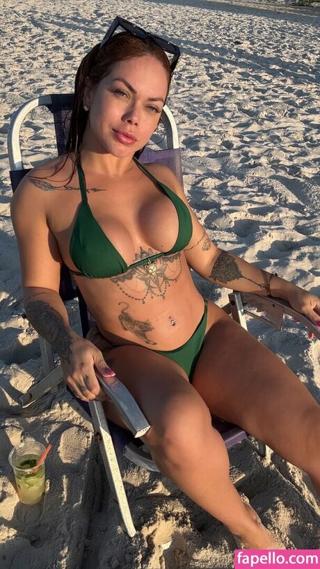 Moonick Oliveira pornstar erotic picture