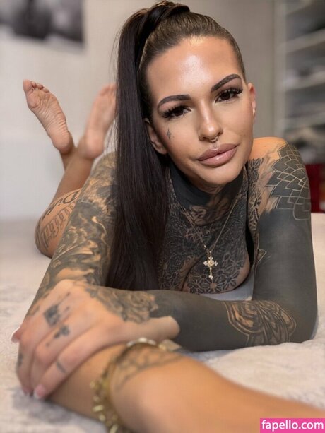 Aileeninkofficial beautiful model picture