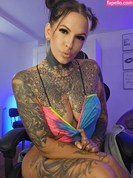 Aileeninkofficial model beautiful pic