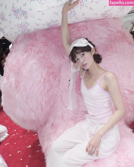 adorablenatsu naked model photo