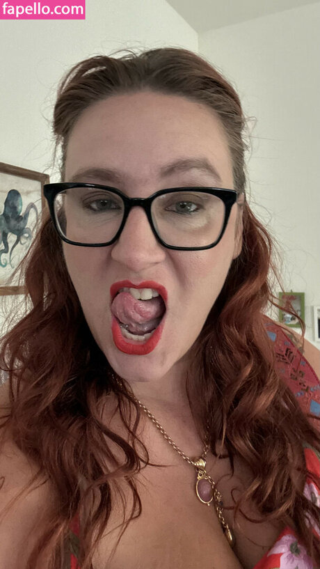 RefashionedHippie model hot photos