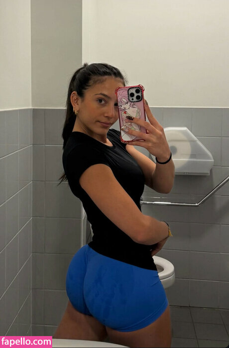 Nihad Sadat star nude photo