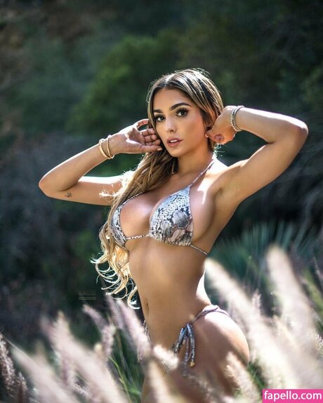 Luna Perez adult star image