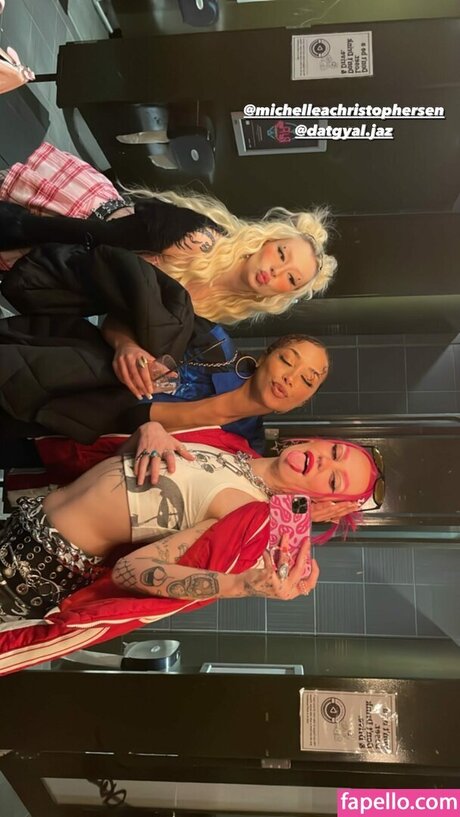 blonde milf onlyfans free nude pictures