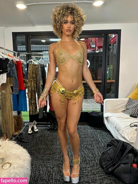 amateur blonde onlyfans hot picture