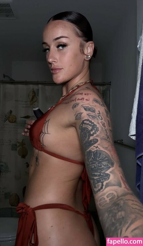 MsTattedbuckets free pornstar photo