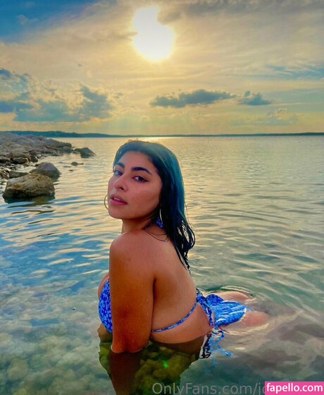 jolie23x model image