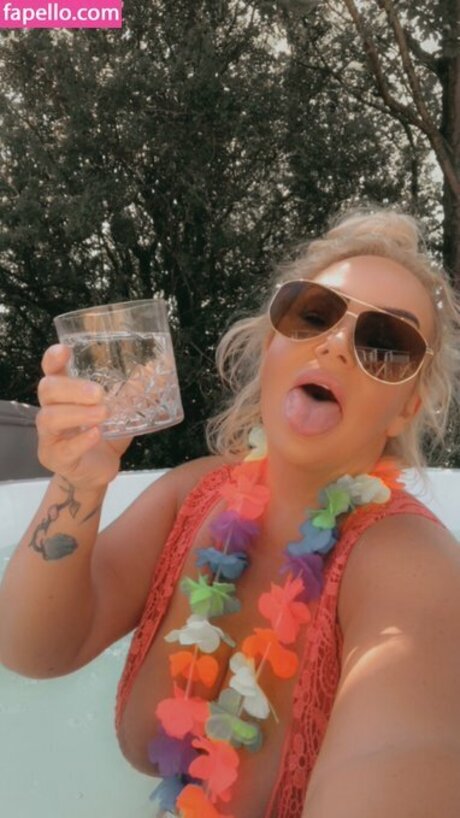 Mercedes Twitter Milf star adult archive