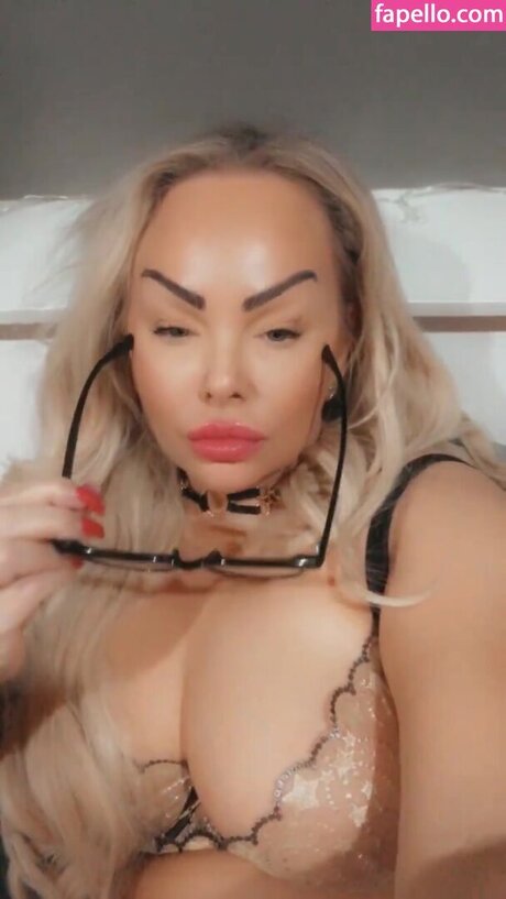 Mercedes Twitter Milf star top pictures