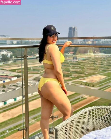 Nikita Sharma xxx pornstar galleries