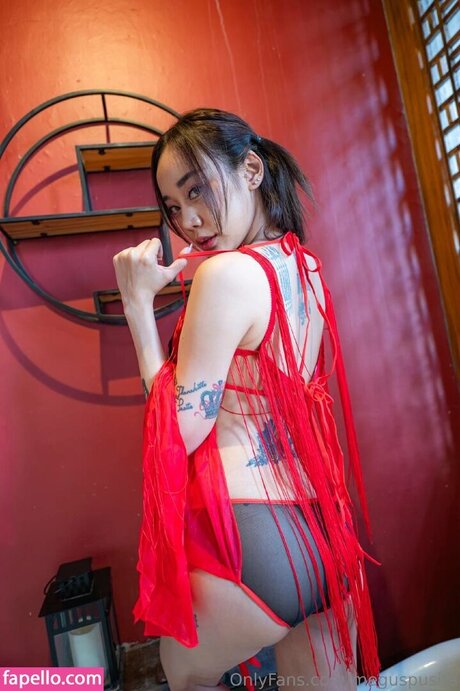 meguspusita model high quality photos