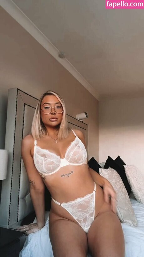 asian influencer onlyfans hd picture