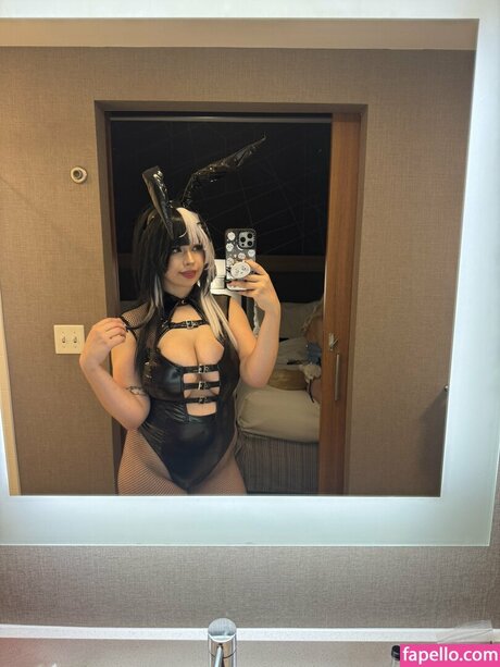 Saltedfishcakes pornstar sexy pictures