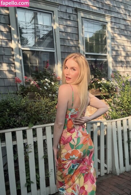 Colette Cherry pretty actress picture