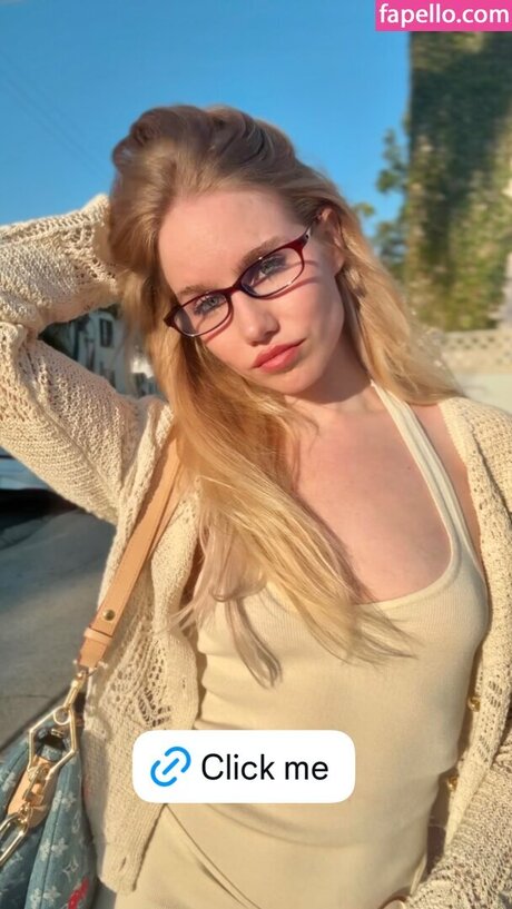 Colette Cherry naked model pic